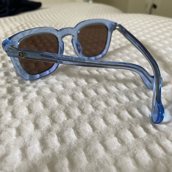 Moncler sunglasses - Picture 4 of 5